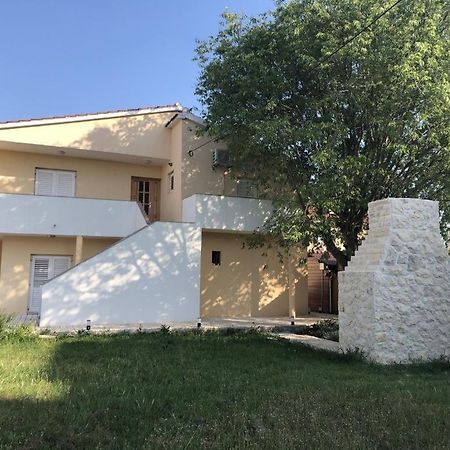 Apartmani Veronika Sukošan Esterno foto