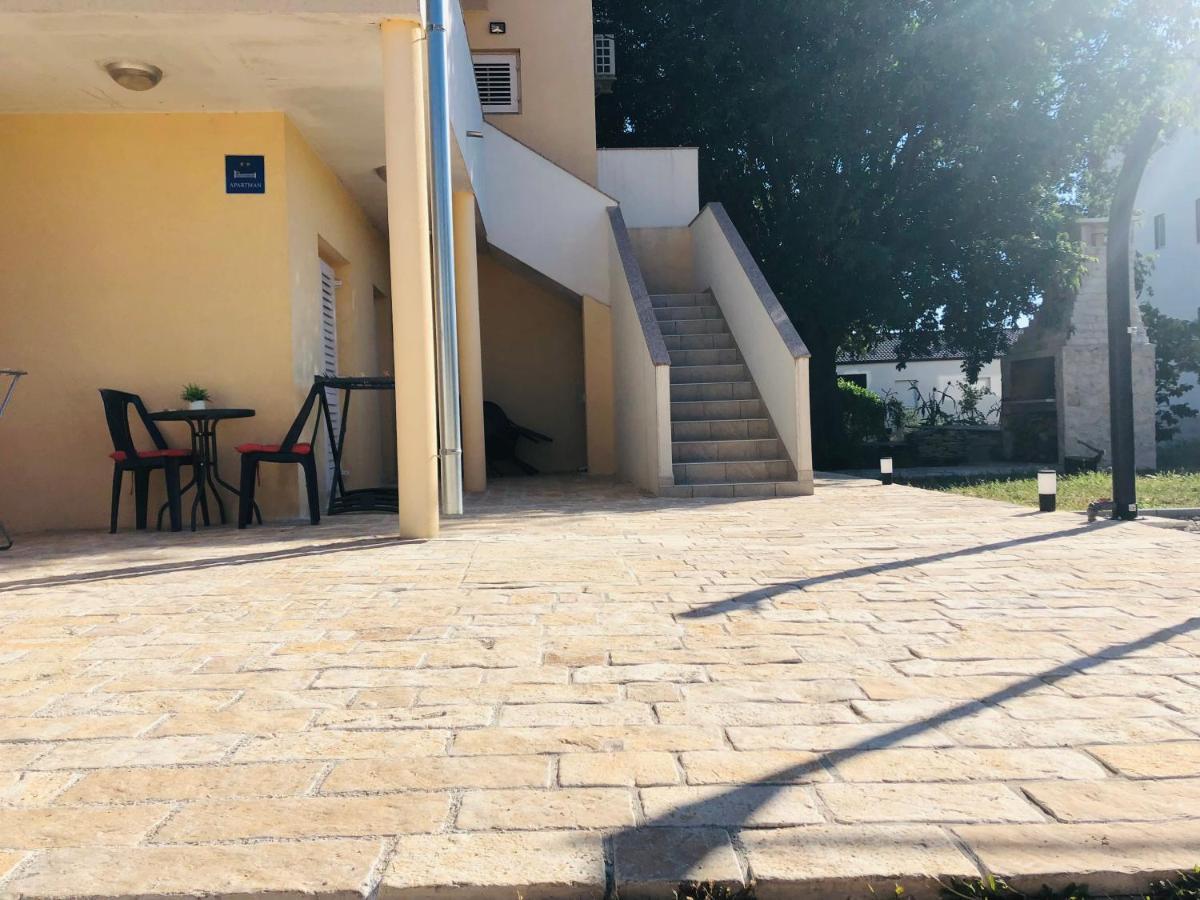 Apartmani Veronika Sukošan Esterno foto