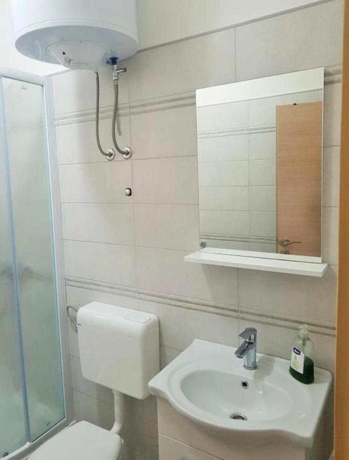 Apartmani Veronika Sukošan Esterno foto