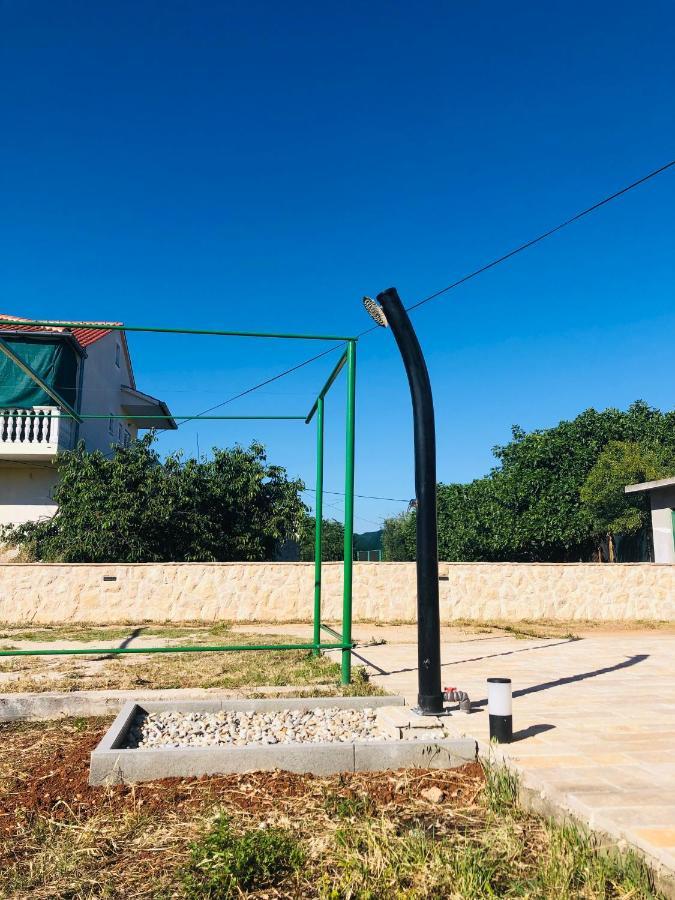 Apartmani Veronika Sukošan Esterno foto