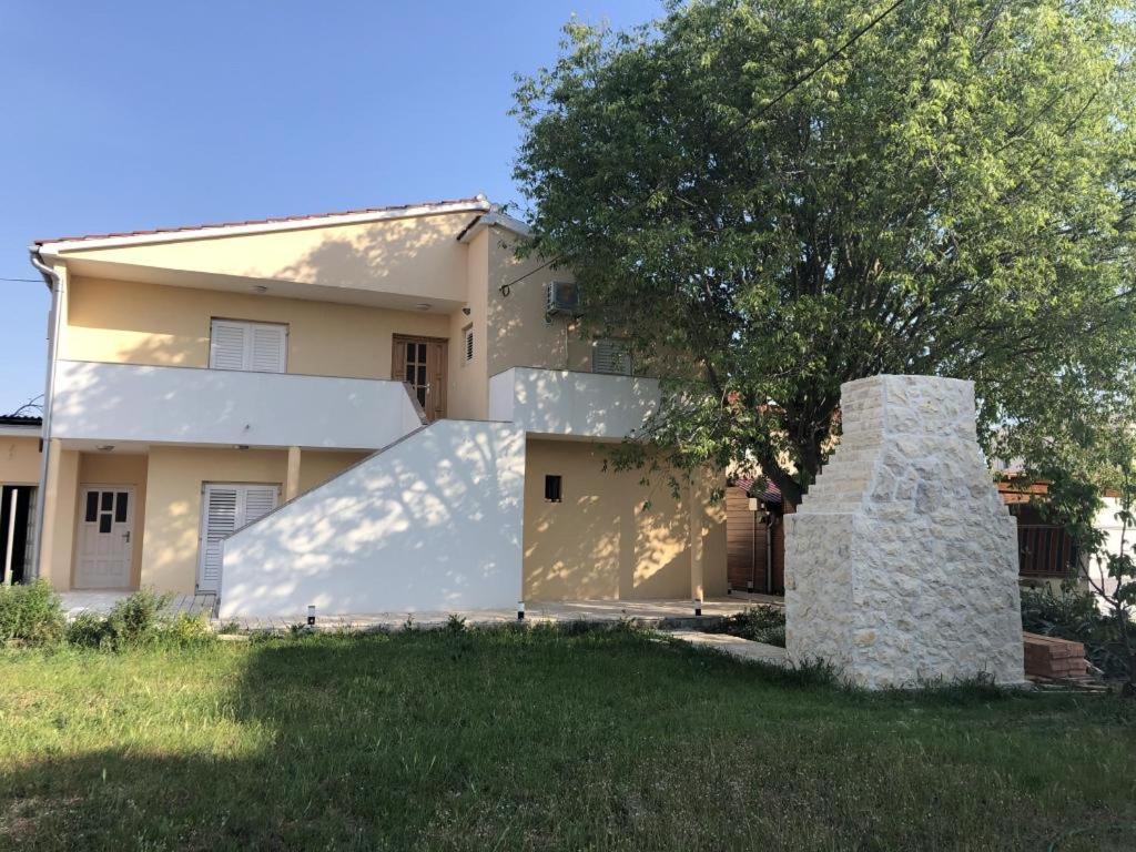 Apartmani Veronika Sukošan Esterno foto