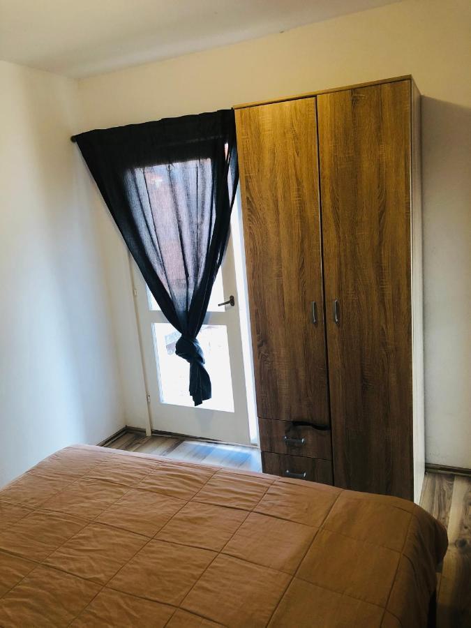Apartmani Veronika Sukošan Esterno foto