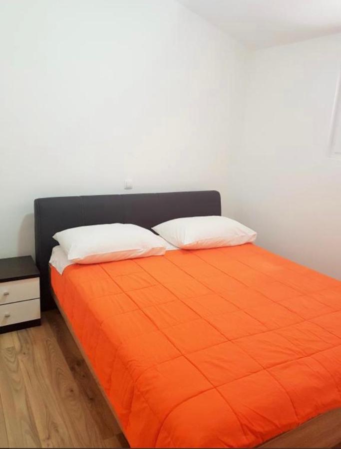 Apartmani Veronika Sukošan Esterno foto